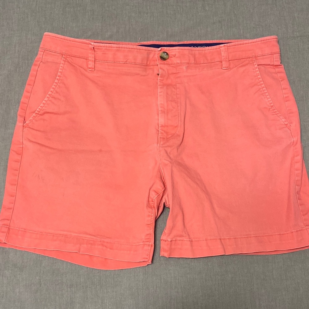 Crown and ivy motion flex shorts. Size 38.